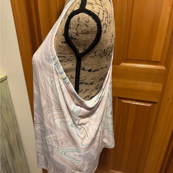 Old Navy Pastel Swirl UltraLite Go-Dry & Tie Dye Active Tank Tops set XXL - Picture 8 of 10